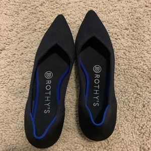 Size 5.5 black point toe Rothys, barely worn